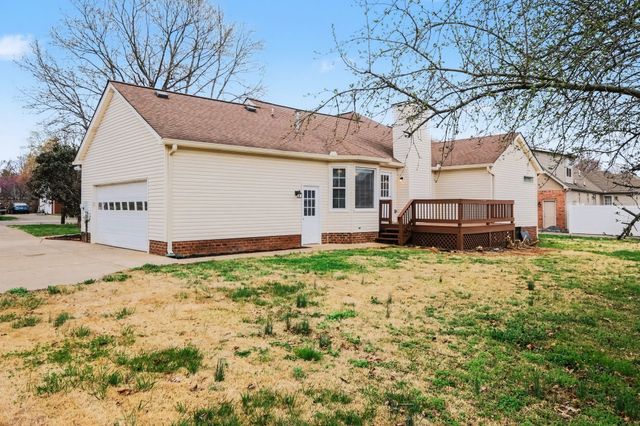 2422 English Hill Dr, Murfreesboro, TN 37129