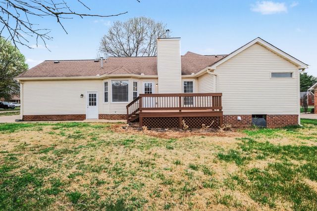 2422 English Hill Dr, Murfreesboro, TN 37129