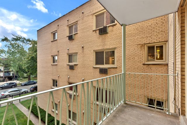 1640 W Sherwin Avenue 3B, Chicago, IL 60626