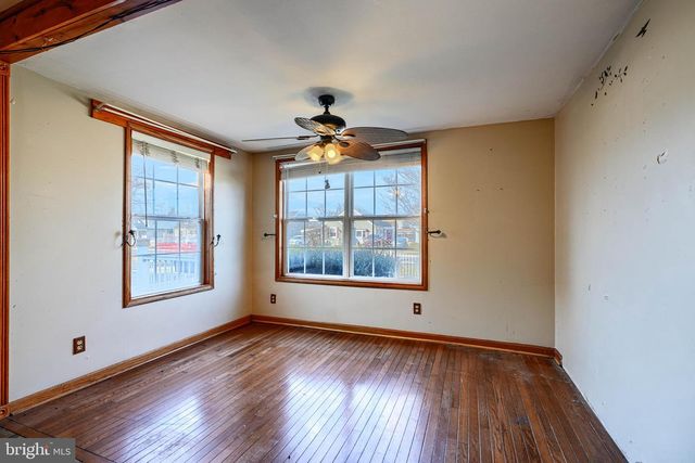 8129 DUNDALK AVE, Baltimore, MD 21222