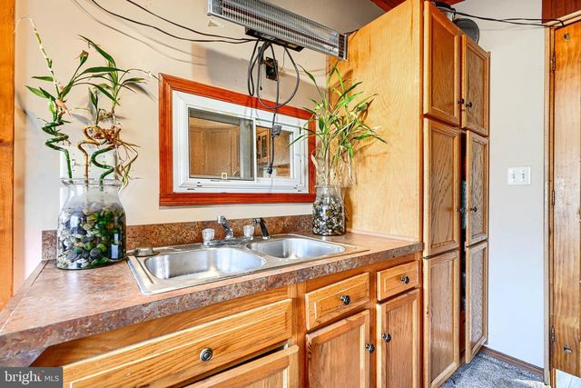 8129 DUNDALK AVE, Baltimore, MD 21222