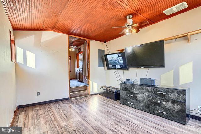 8129 DUNDALK AVE, Baltimore, MD 21222