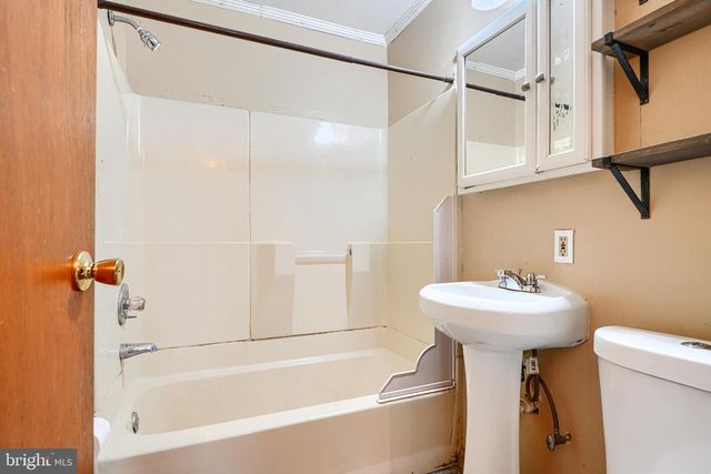 8129 DUNDALK AVE, Baltimore, MD 21222