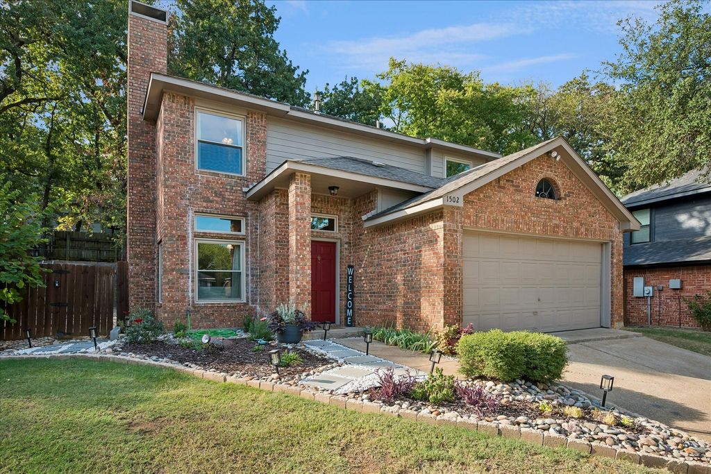 1502 Bennington Court, Grapevine, TX 76051 — photo 2