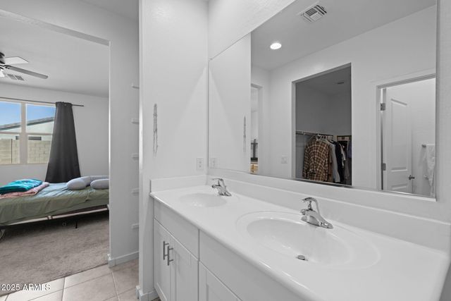 36987 N SIDEWINDER Drive, San Tan Valley, AZ 85140