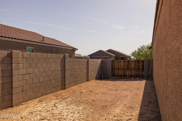 36987 N SIDEWINDER Drive, San Tan Valley, AZ 85140