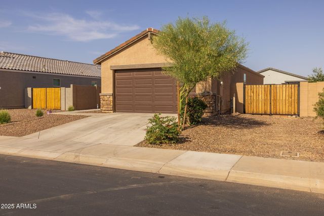 36987 N SIDEWINDER Drive, San Tan Valley, AZ 85140