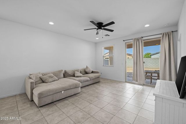 36987 N SIDEWINDER Drive, San Tan Valley, AZ 85140