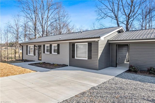 4075 E NC Highway 268, Pilot Mountain, NC 27041