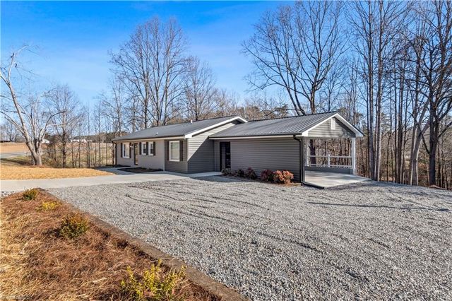 4075 E NC Highway 268, Pilot Mountain, NC 27041