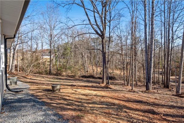 4075 E NC Highway 268, Pilot Mountain, NC 27041