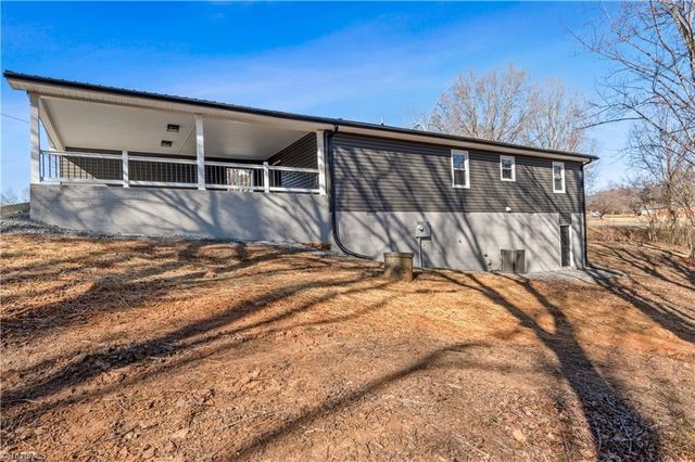 4075 E NC Highway 268, Pilot Mountain, NC 27041