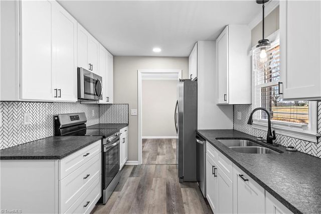 4075 E NC Highway 268, Pilot Mountain, NC 27041