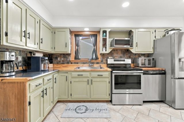 537 Wills Rd, Roxbury Twp., NJ 07850