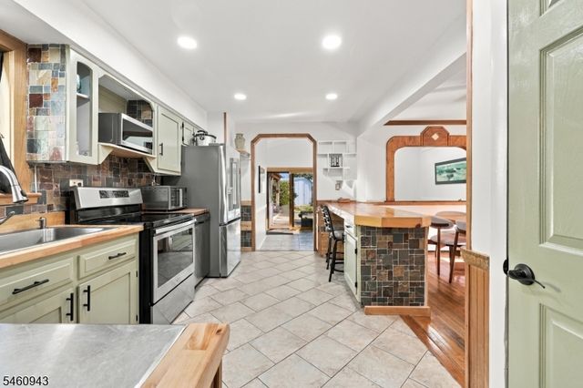 537 Wills Rd, Roxbury Twp., NJ 07850