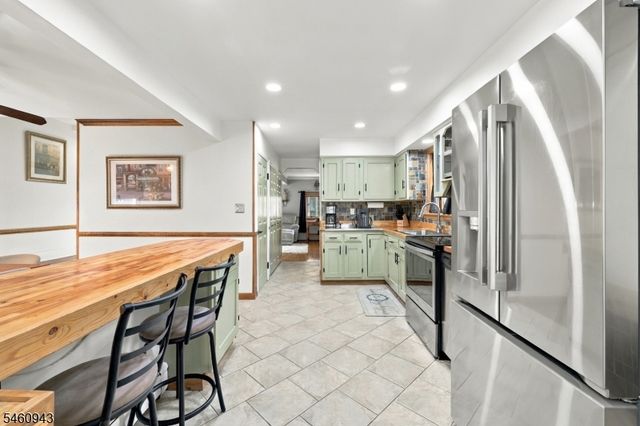 537 Wills Rd, Roxbury Twp., NJ 07850