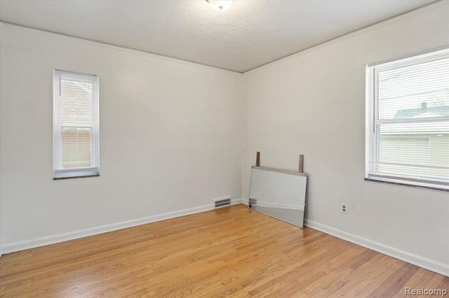 15709 Collingham Drive, Detroit, MI 48205