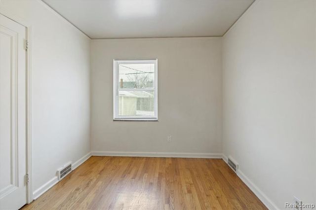 15709 Collingham Drive, Detroit, MI 48205