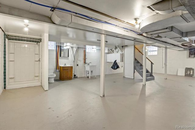 15709 Collingham Drive, Detroit, MI 48205