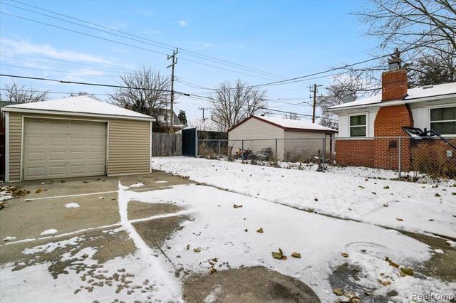 15709 Collingham Drive, Detroit, MI 48205