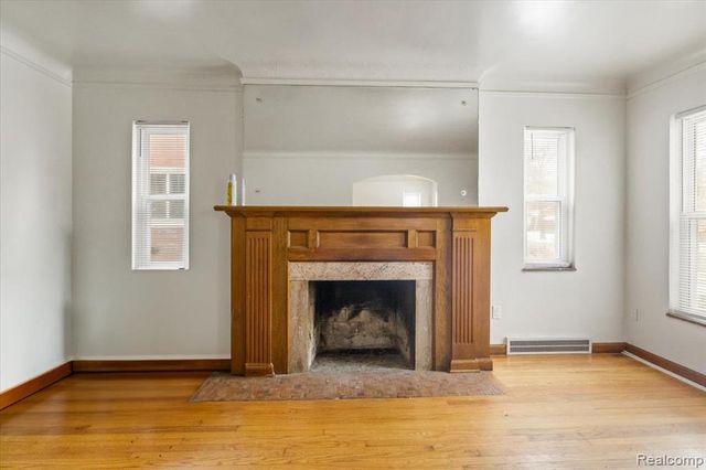 15709 Collingham Drive, Detroit, MI 48205