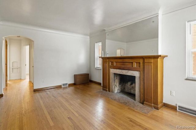 15709 Collingham Drive, Detroit, MI 48205