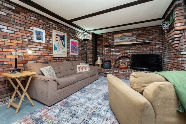 16 Birch Road, Framingham, MA 01701