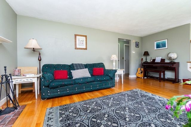 16 Birch Road, Framingham, MA 01701