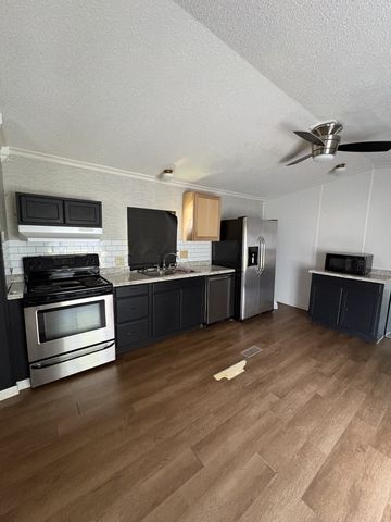 310 Sunset Dr, Sparta, TN 38583