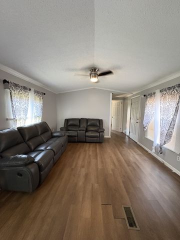 310 Sunset Dr, Sparta, TN 38583