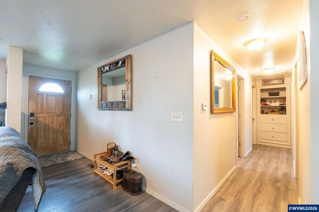 465 36th Av NE, Salem, OR 97305