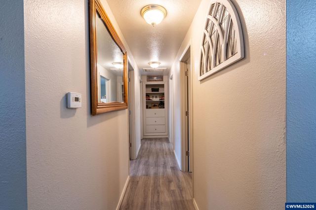 465 36th Av NE, Salem, OR 97305