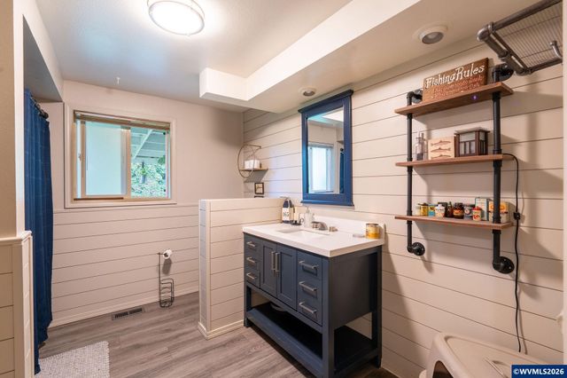 465 36th Av NE, Salem, OR 97305