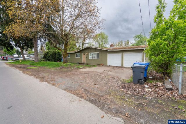 465 36th Av NE, Salem, OR 97305