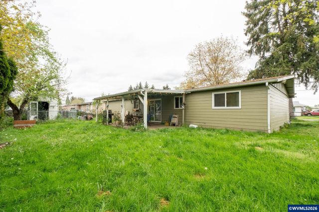 465 36th Av NE, Salem, OR 97305