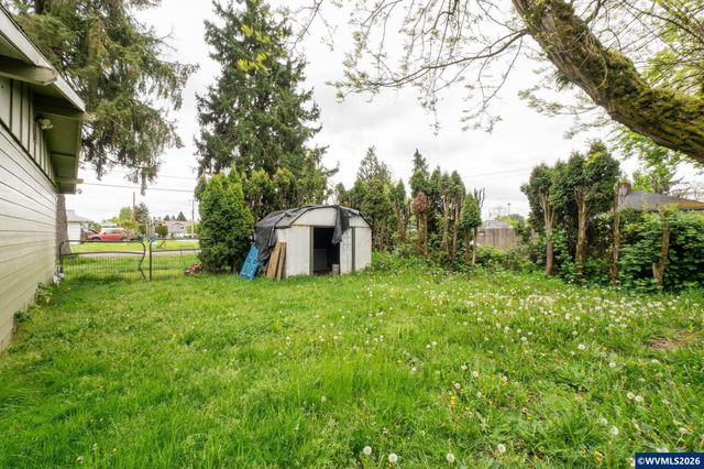 465 36th Av NE, Salem, OR 97305