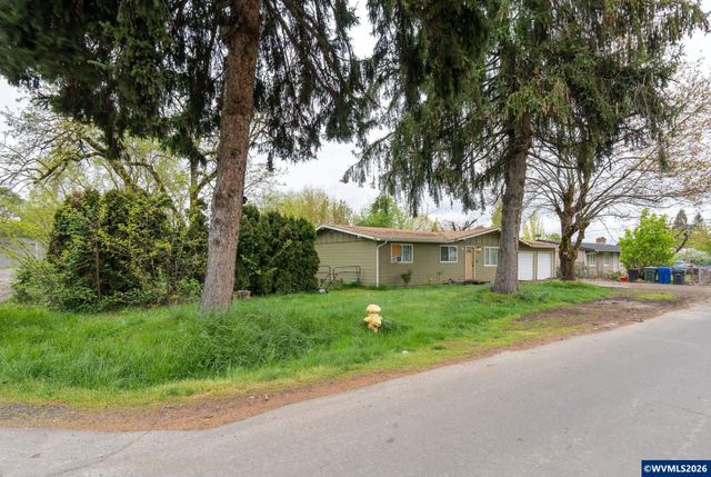 465 36th Av NE, Salem, OR 97305