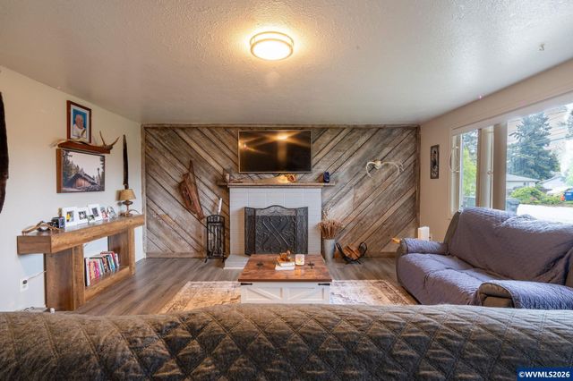 465 36th Av NE, Salem, OR 97305