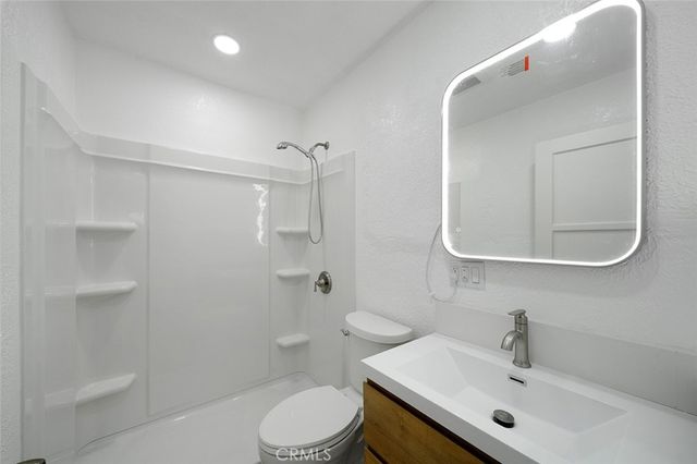 3003 Obama Blvd, Los Angeles, CA 90018