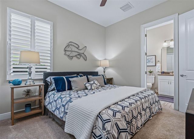 6043 APEX WAY, Lady Lake, FL 32159