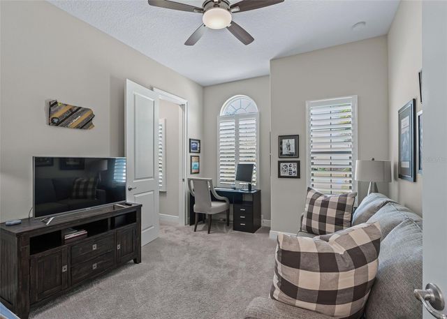 6043 APEX WAY, Lady Lake, FL 32159