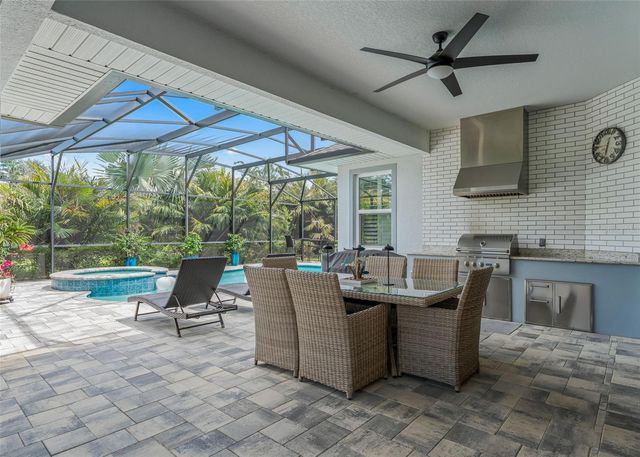 6043 APEX WAY, Lady Lake, FL 32159