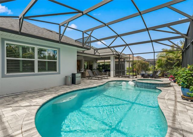 6043 APEX WAY, Lady Lake, FL 32159