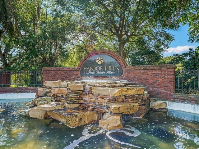 6043 APEX WAY, Lady Lake, FL 32159