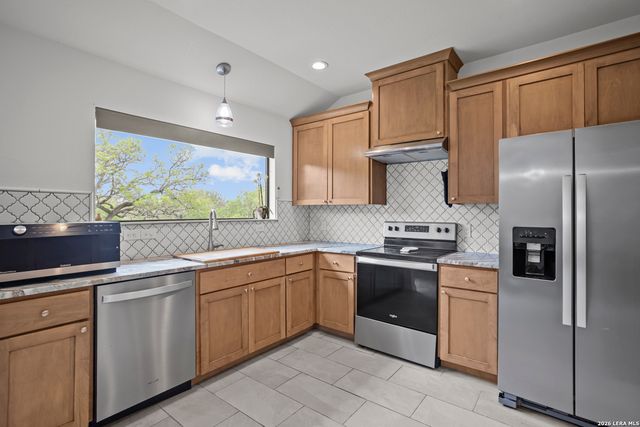 1214 Libold, Devine, TX 78016