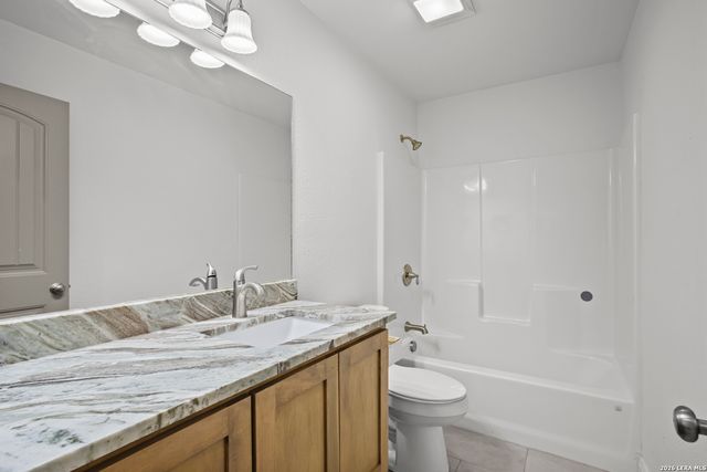 1214 Libold, Devine, TX 78016