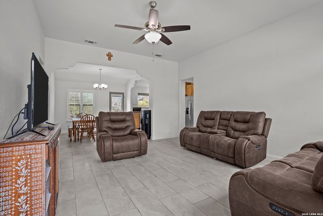 1214 Libold, Devine, TX 78016