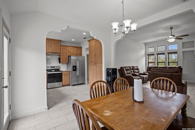 1214 Libold, Devine, TX 78016