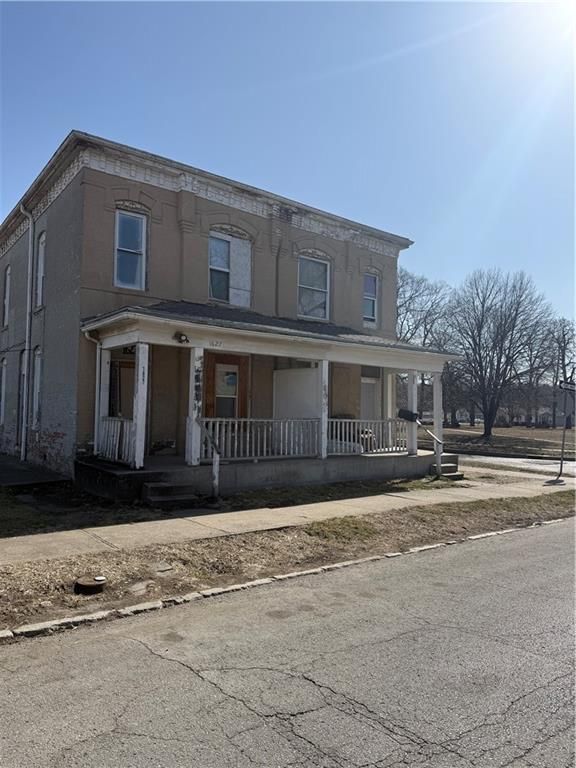 1627 S 10th Street, St Joseph, MO 64503