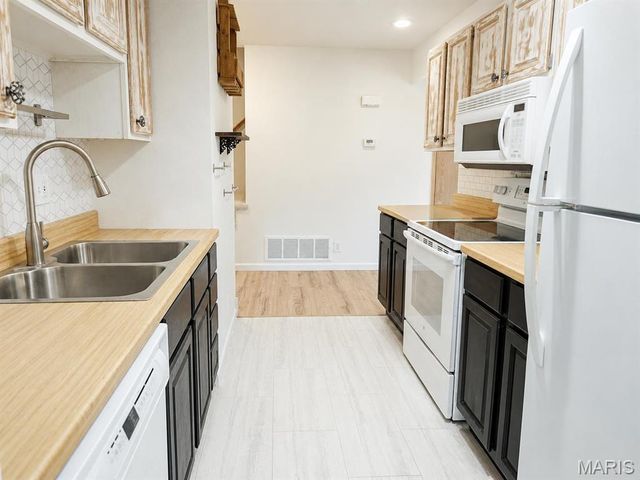 115 Sandridge Drive, Collinsville, IL 62234